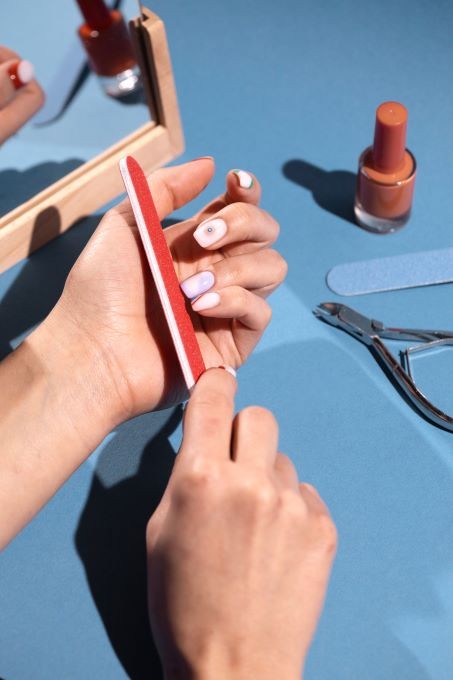 Najczęstsze Błędy Przy Manicure Hybrydowym i Jak Ich Unikać